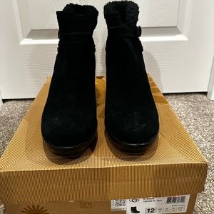 Women - UGG - Black Suede Boots - Size 12